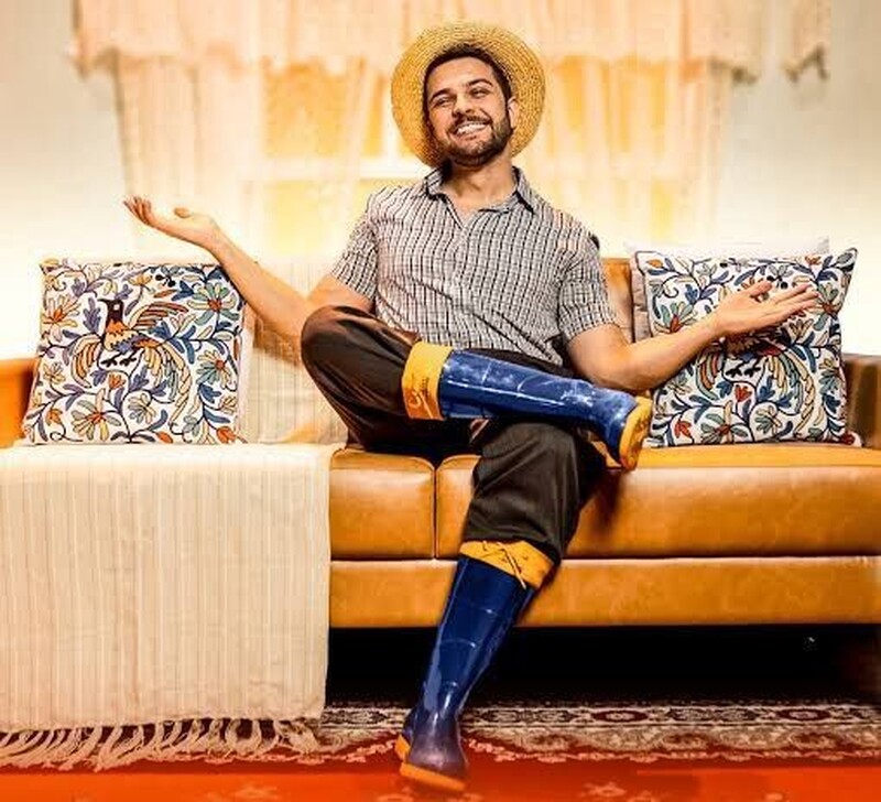 Humorista Badin faz show gratuito no Sul do Estado