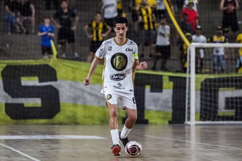 Noite de Criciúma Futsal em quadra contra time da Liga Nacional