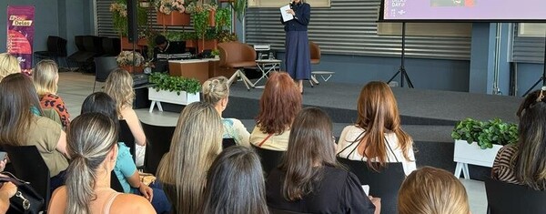 Delas Day reúne mais de 200 mulheres para celebrar empreendedorismo feminino