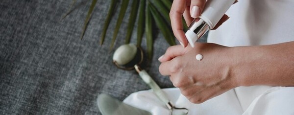 Cicatrização e hidratação: como adaptar rotina de cuidados com a pele no outono
