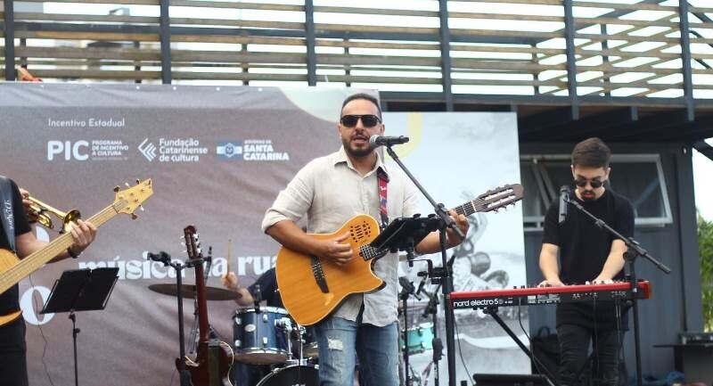 Show gratuito: domingo tem ‘Música na Rua’, com Jorge Nando