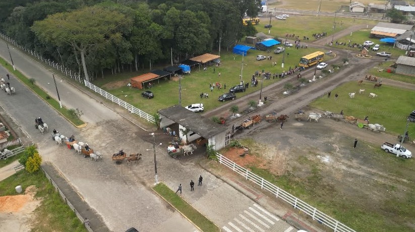Desfile de carros de boi em São João do Sul